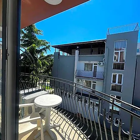 Adeti Hotel 2*
