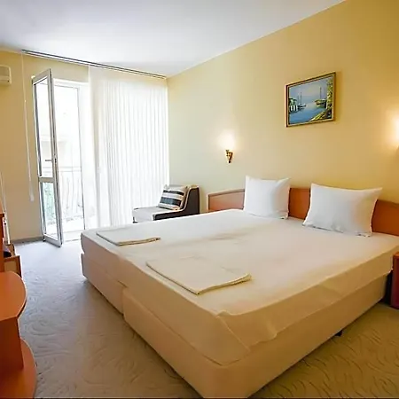 Adeti Hotel 2*